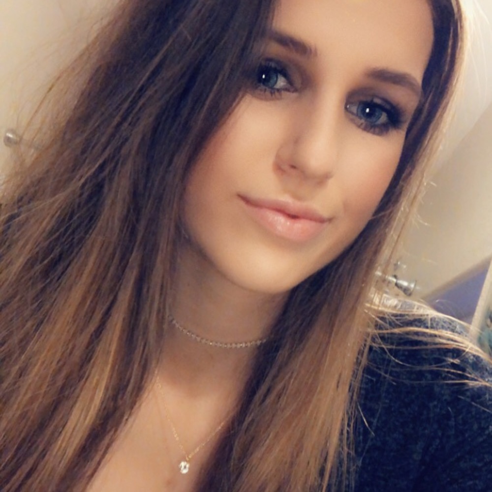 Meet your Posher, Kenzie